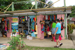 craft-market-in-Negril-450x300